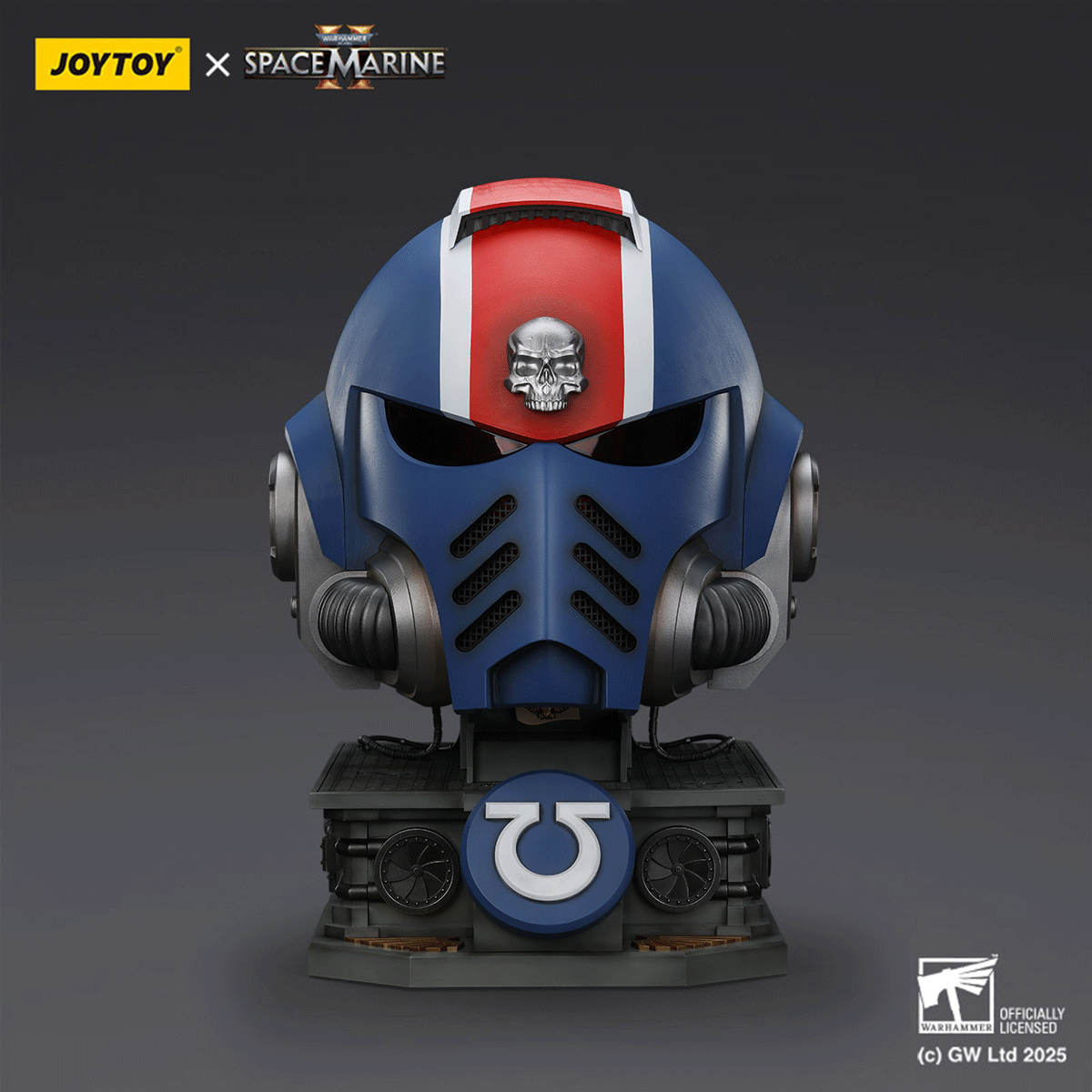 Casco MkX y soporte de exhibición del teniente Titus de los Ultramarines